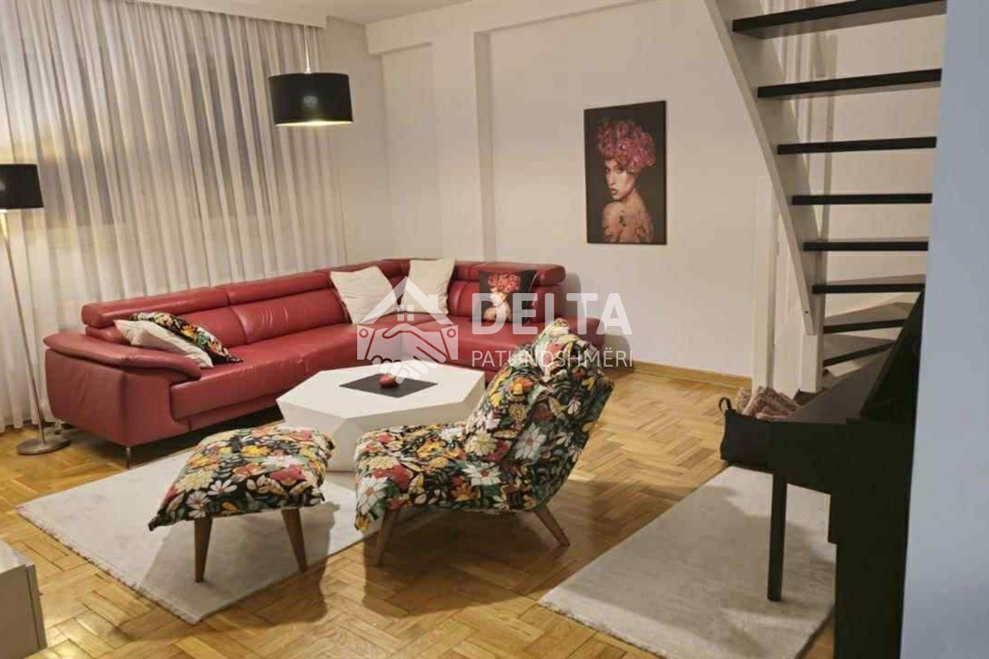 Duplex me qira në lagjen e spitalit