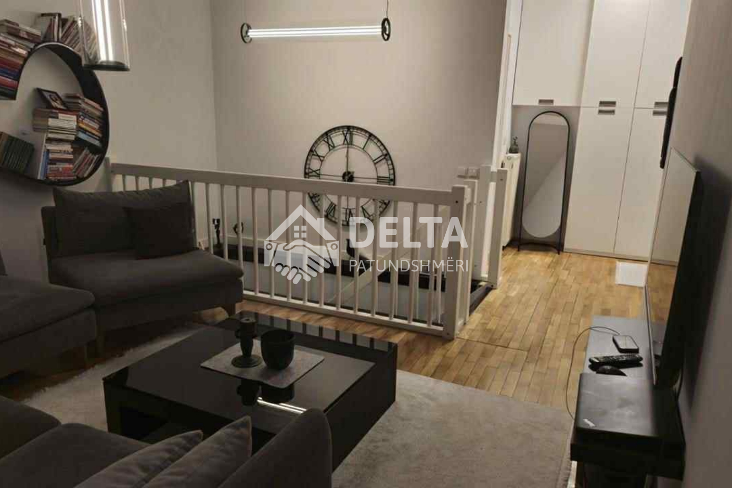 Duplex me qira në lagjen e spitalit