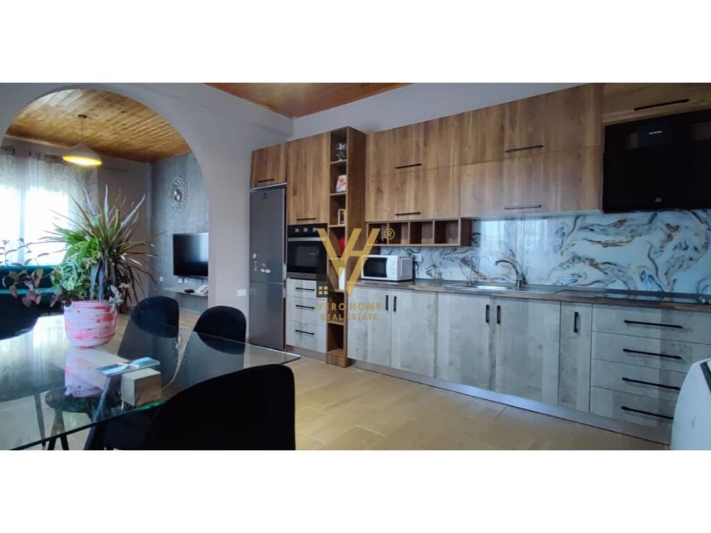 Villa for sale with two floors in Yzberisht 300 m²