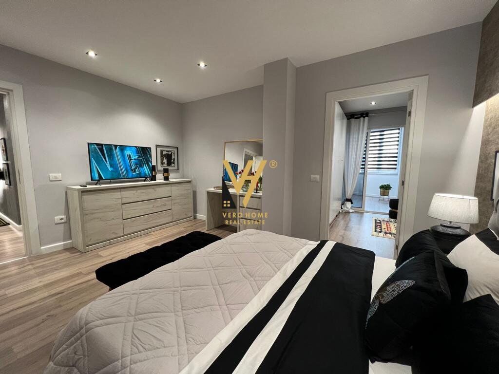 Shitet apartament 2+1 prane kompleksit nobis 110 metra katror