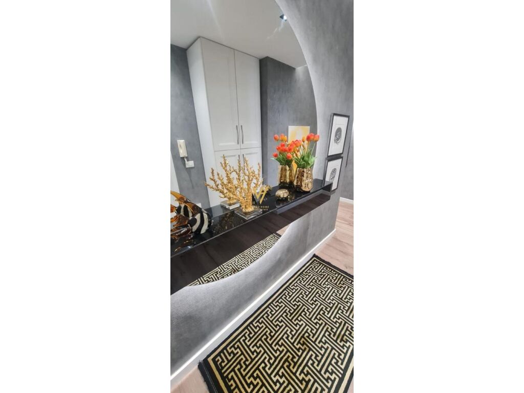Shitet apartament 2+1 prane kompleksit nobis 110 metra katror