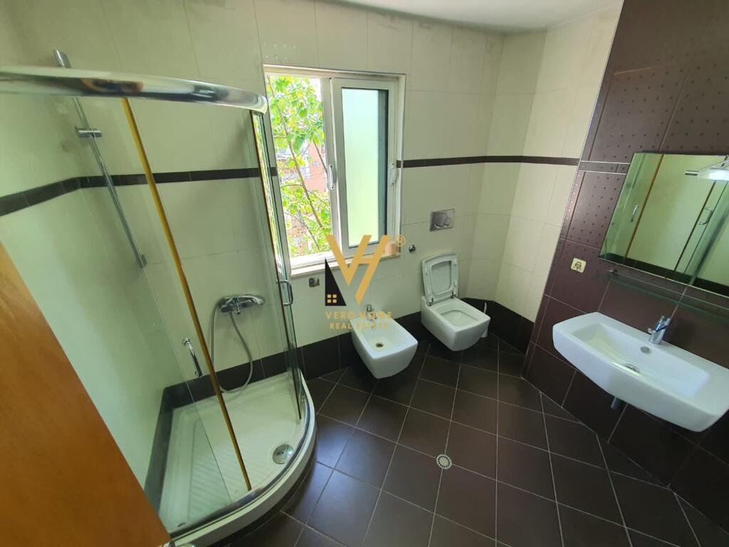 Apartamento 2+1 à venda na rruga jordan misja, 97 metros quadrados