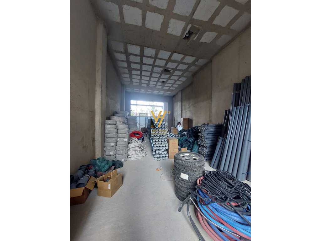 En venta: Tienda en Ali Demi 80 m²