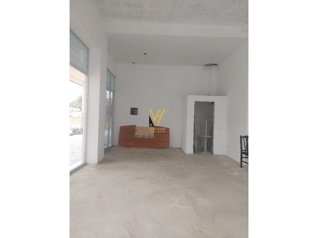 En venta: Tienda en Ali Demi 80 m²
