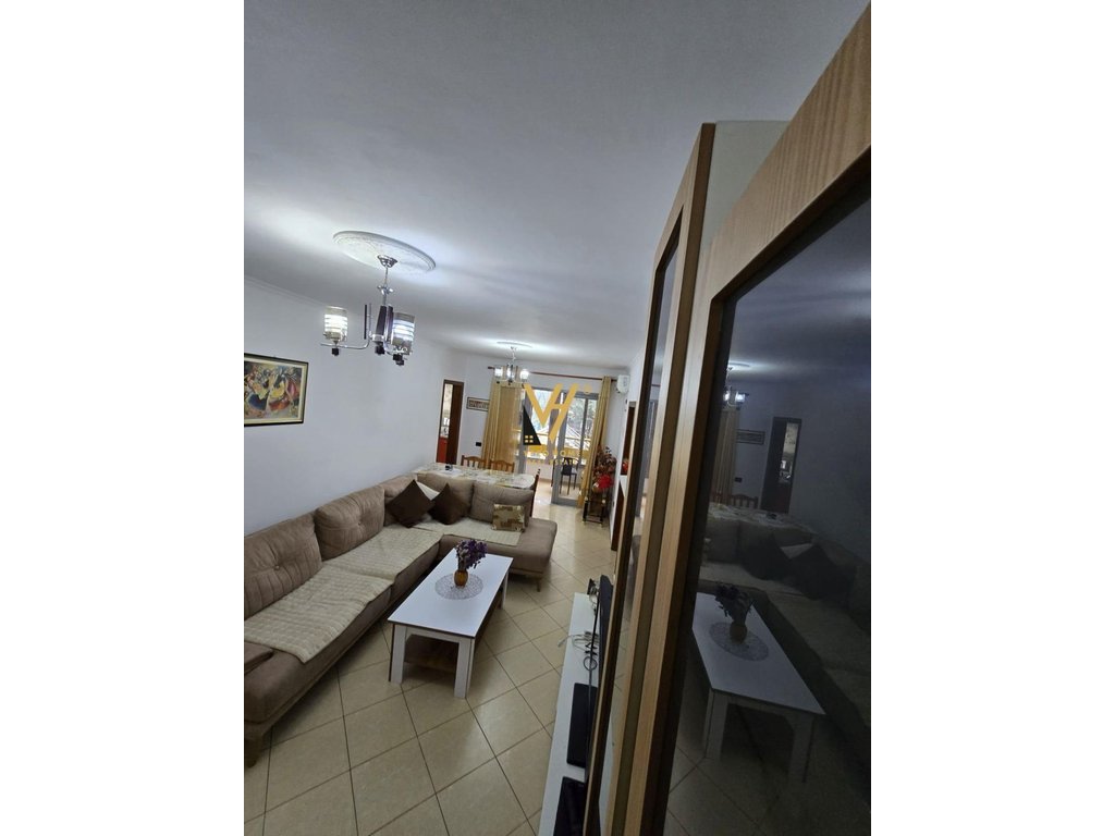 Apartamento 2+1 en alquiler en edificio con ascensor 90 m²
