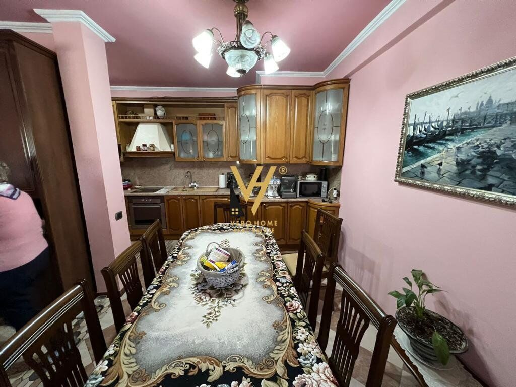Apartamento en venta 3+1+2 cerca de la estación, 140 metros cuadrados