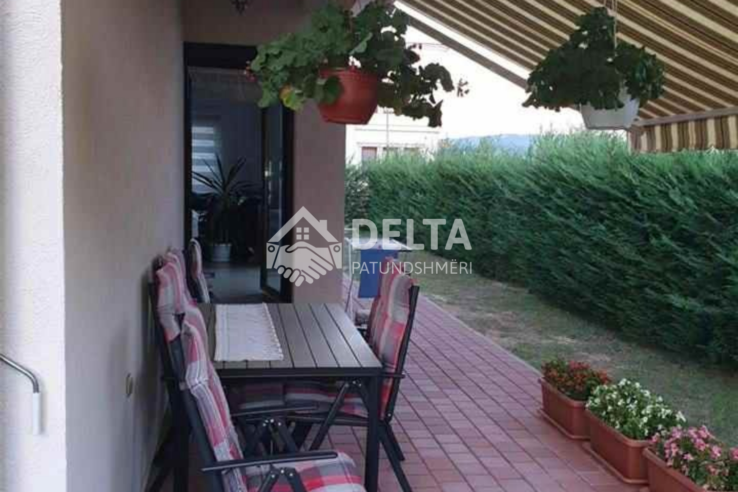 House for sale in Veternik