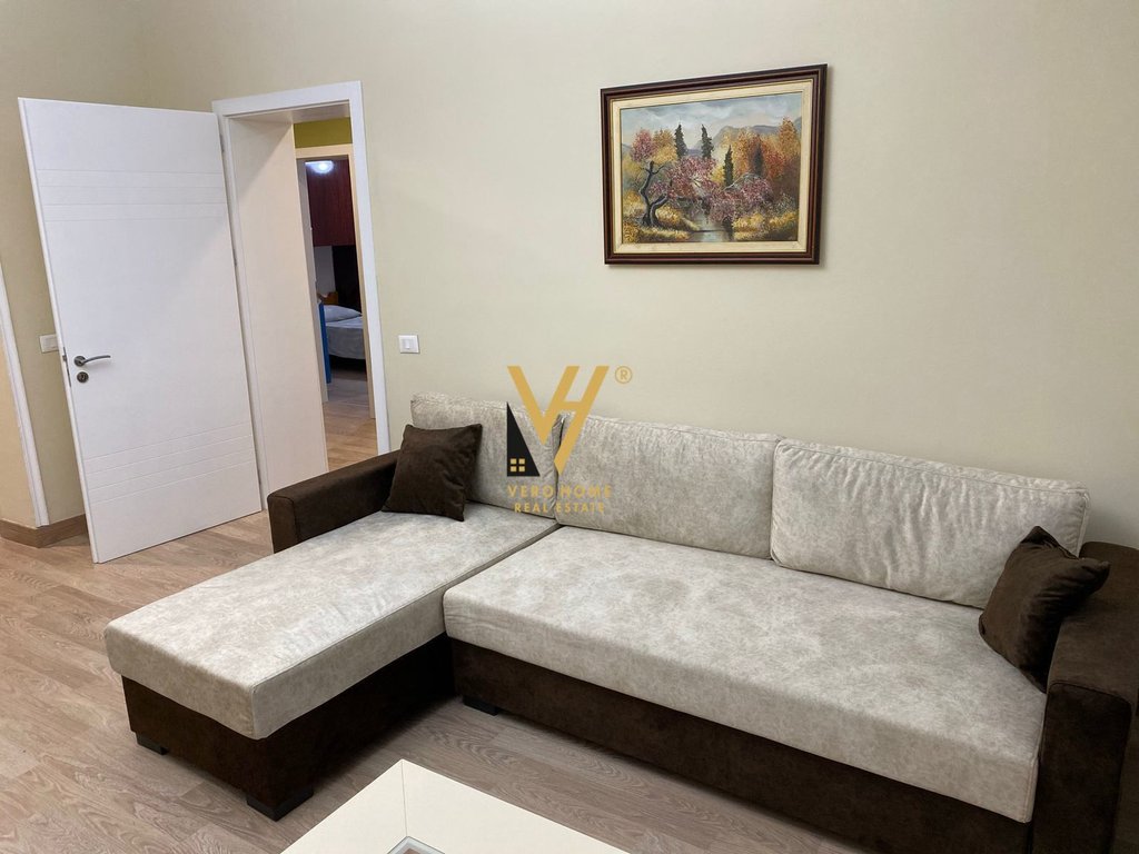 Shiten tre apartamente 1+1 te rruga e durrësit ideale për airbnb 145 metra katror