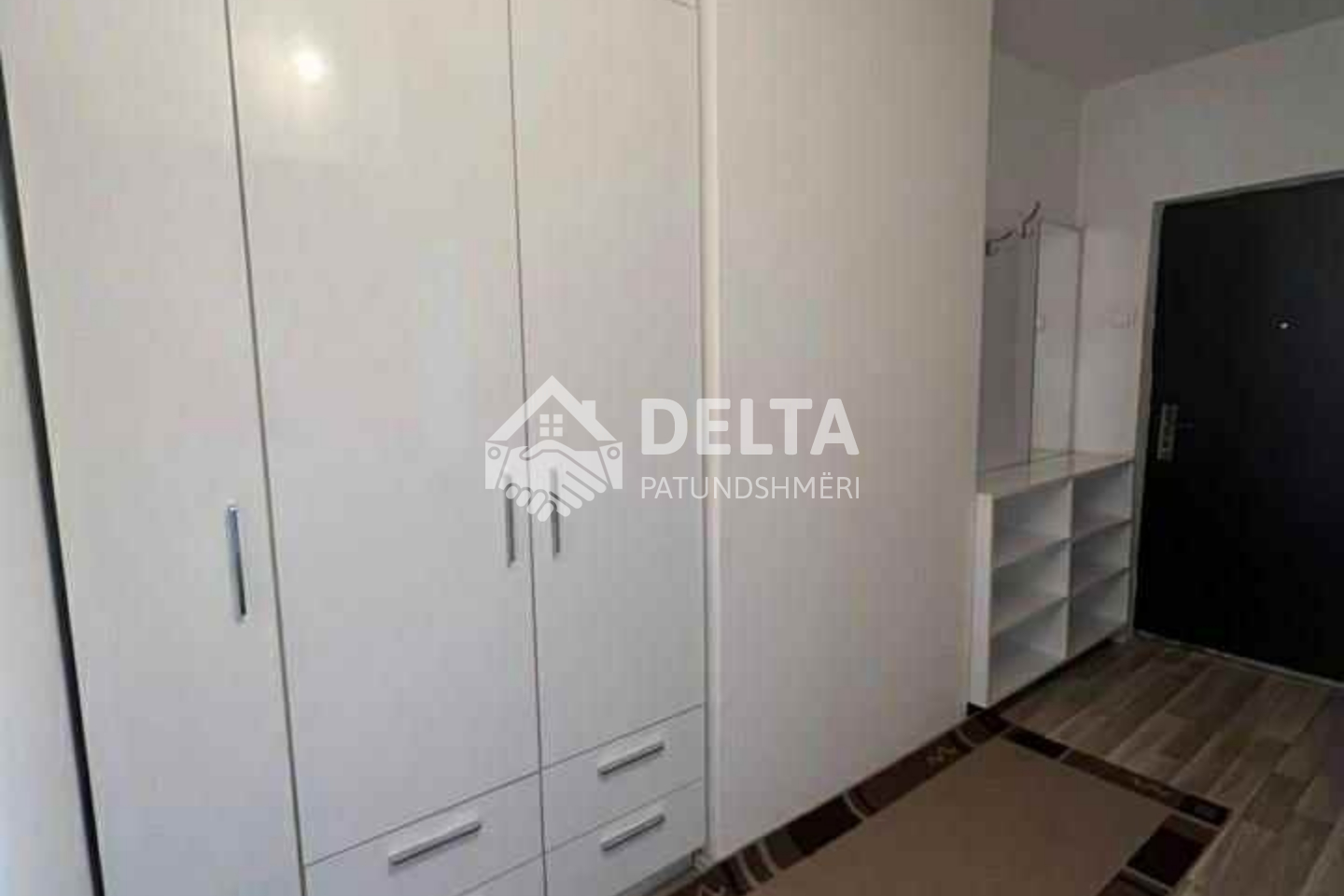Apartamento à venda perto de Bregu i Diellit