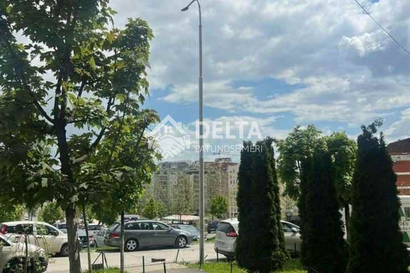 Apartamento à venda perto de Bregu i Diellit