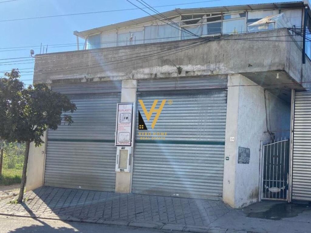 Revista en alquiler en qtu 712 m²
