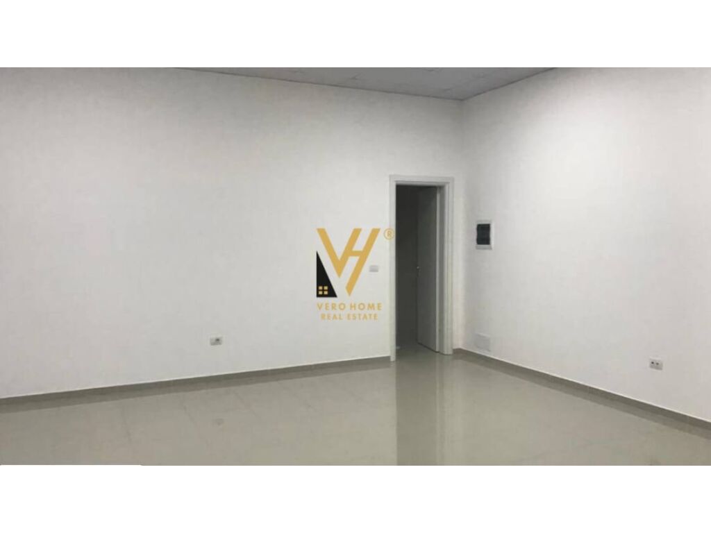Geschäft zu verkaufen an der rruga e dibres, 68 m²