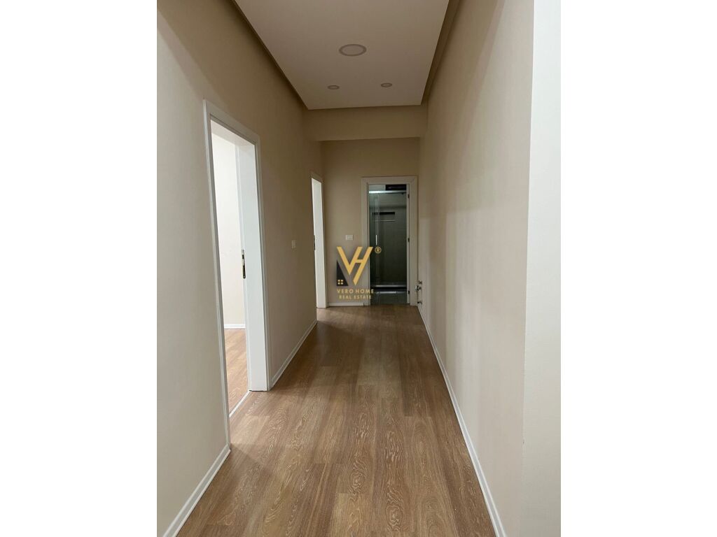 Shitet apartament 3+1 te sheshi willson 90 metra katror