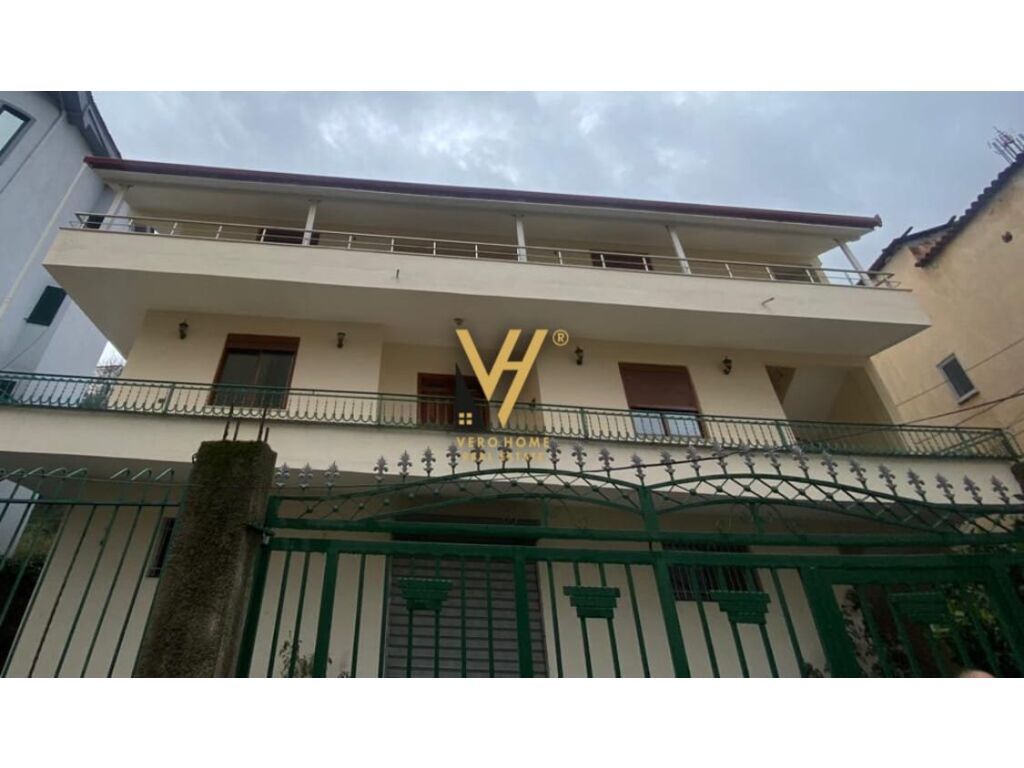 Villa tedesca in vendita - villa su tre piani 600 m² (5)