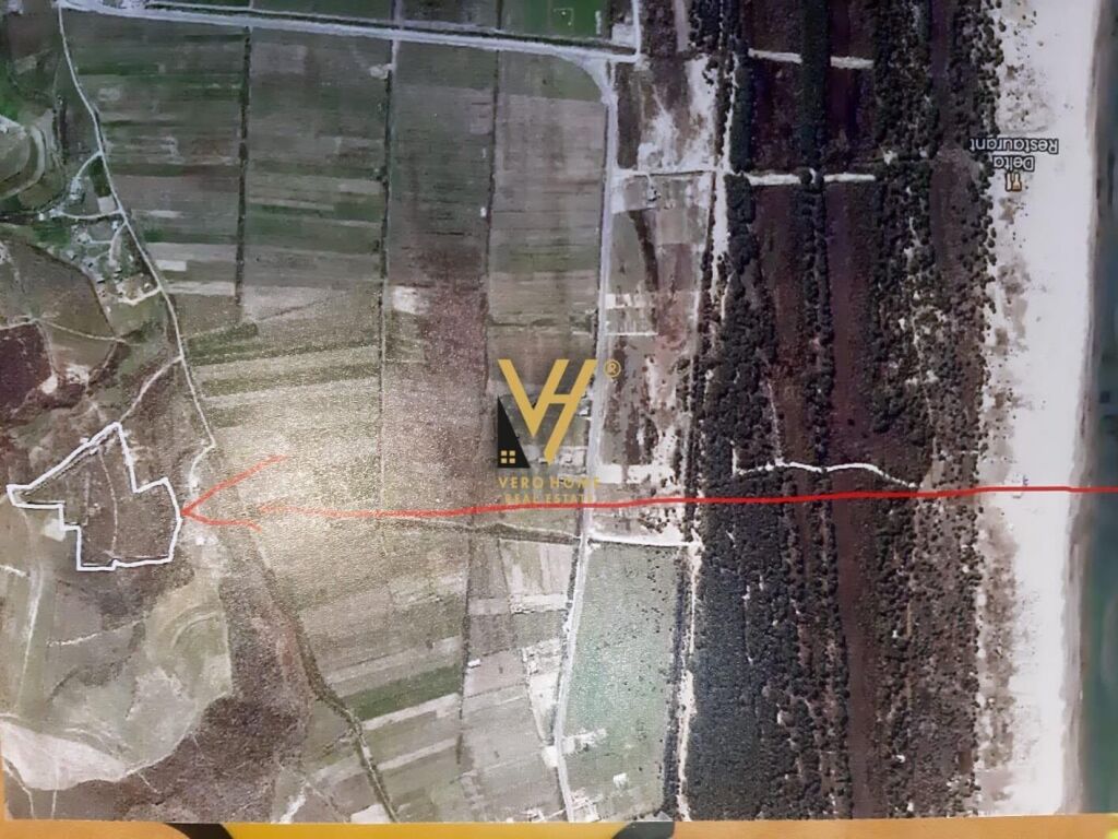 Terreno en venta en gjiri i lalzit 24,000 m²