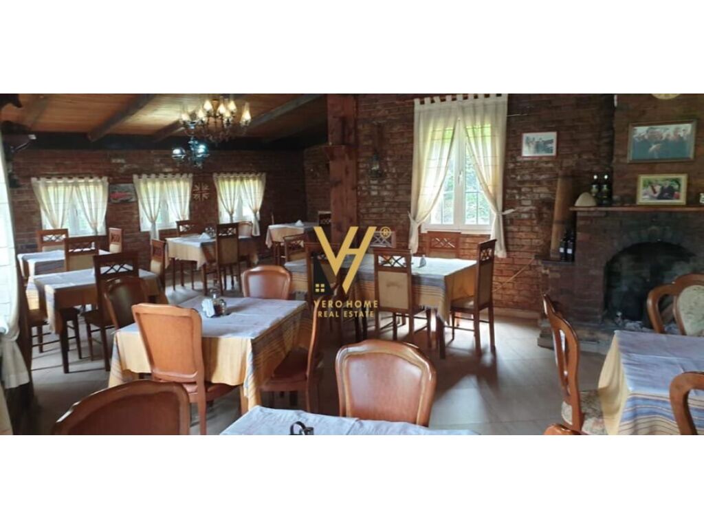 Bar-ristorante in vendita a berzhit, vicino alla strada principale, 3600 metri quadrati