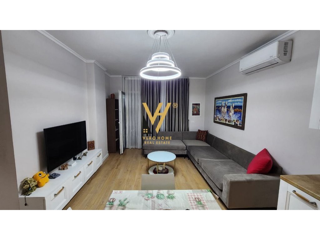 Estudio en venta en la calle 5 maji, 33 metros cuadrados