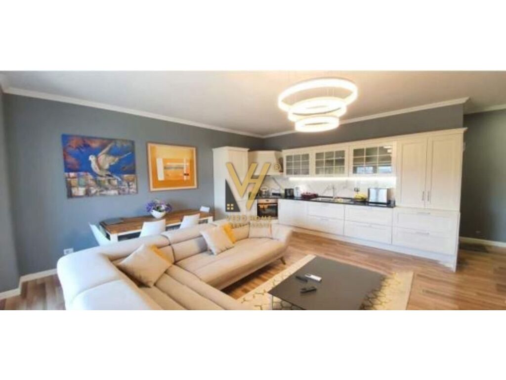 Apartamento en venta 2+1+2 en kodra e diellit, 124 metros cuadrados