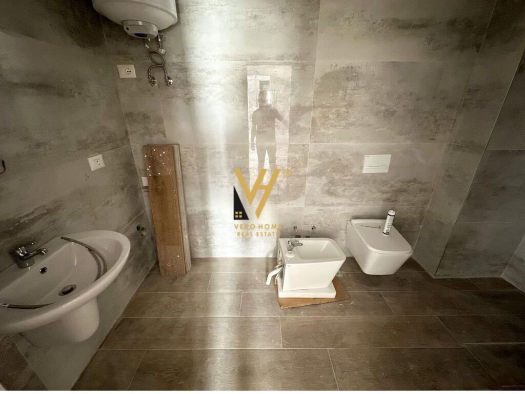 Apartamento en venta 2+1+2 en kodra e diellit, 124 metros cuadrados