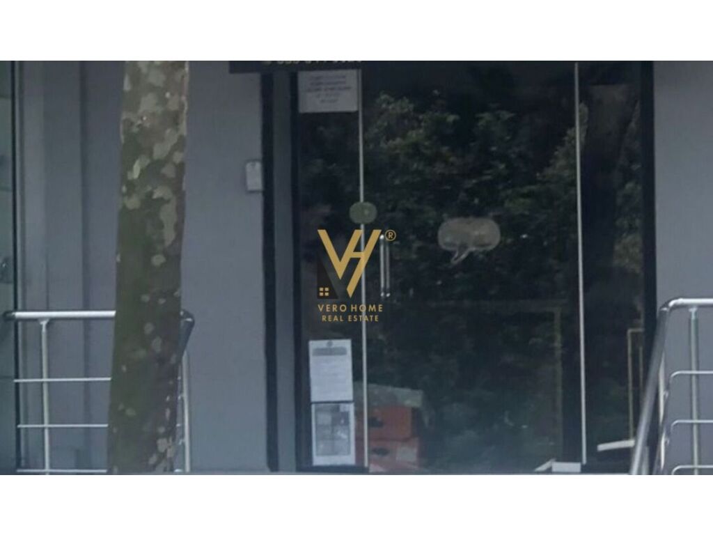 Vendita negozio di 70,5 m² con affitto vicino a via brryli