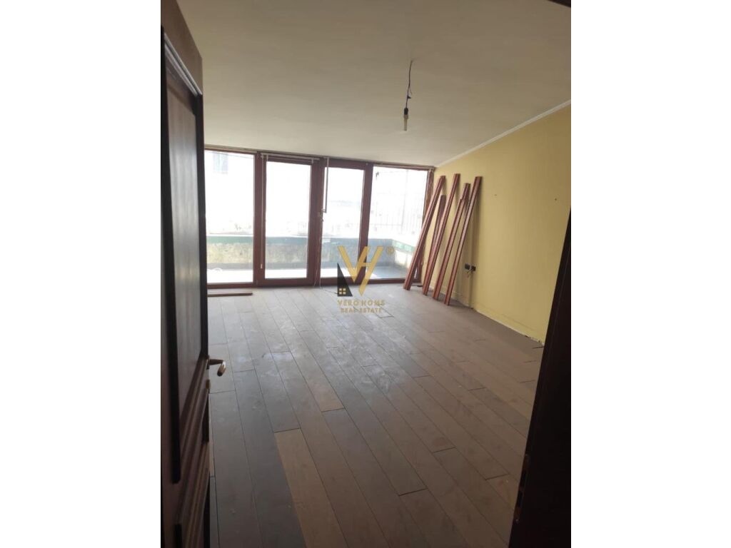 Wohnung zu verkaufen 4+1+2 in kodra e diellit 268 quadratmeter