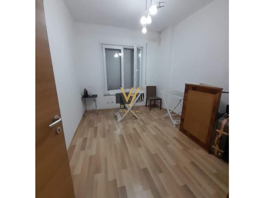 Shitet apartament 4+1+2 te te liqeni artificial 172 metra katror