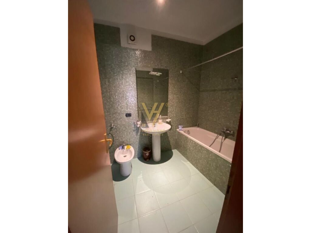 Verkaufe 2+1 wohnung in der elbasanit-straße, 106 quadratmeter