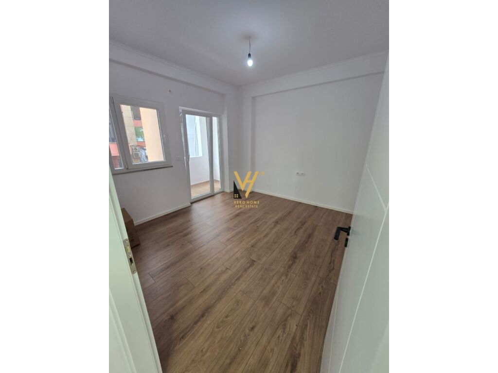 Verkaufe 2+1 wohnung in der elbasanit-straße, 106 quadratmeter