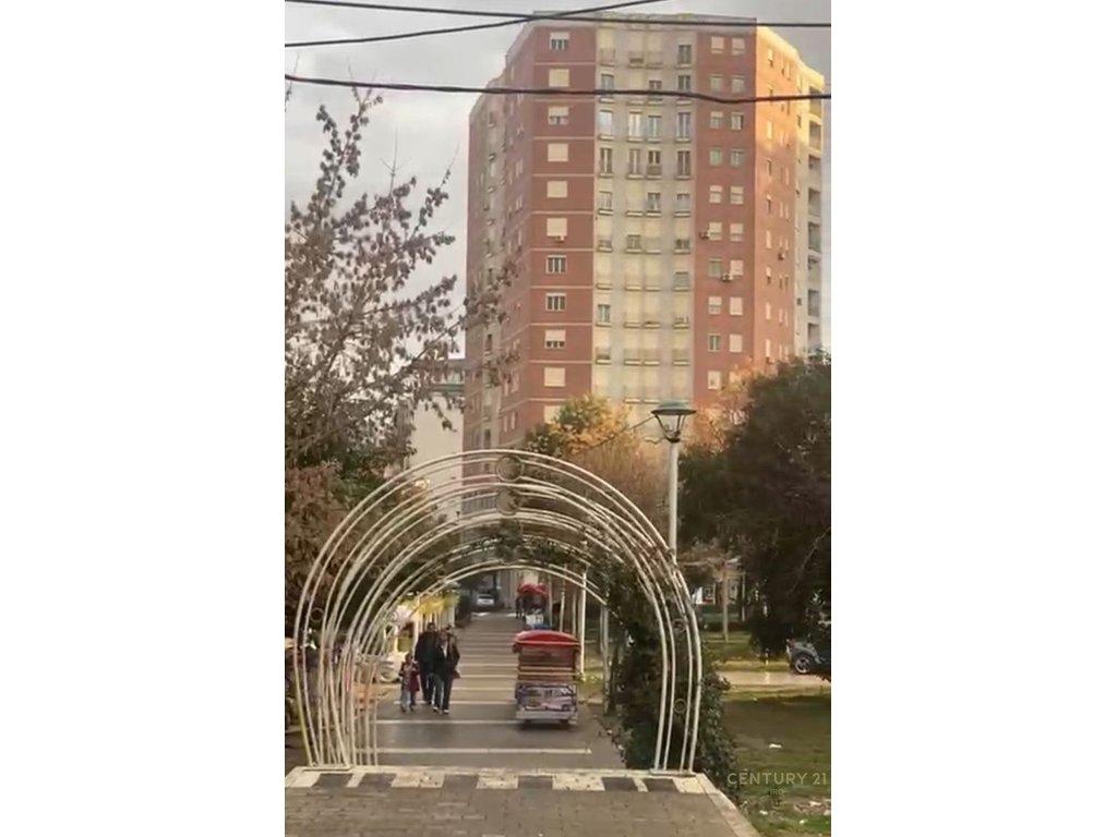 Espacio comercial en venta en Elbasan