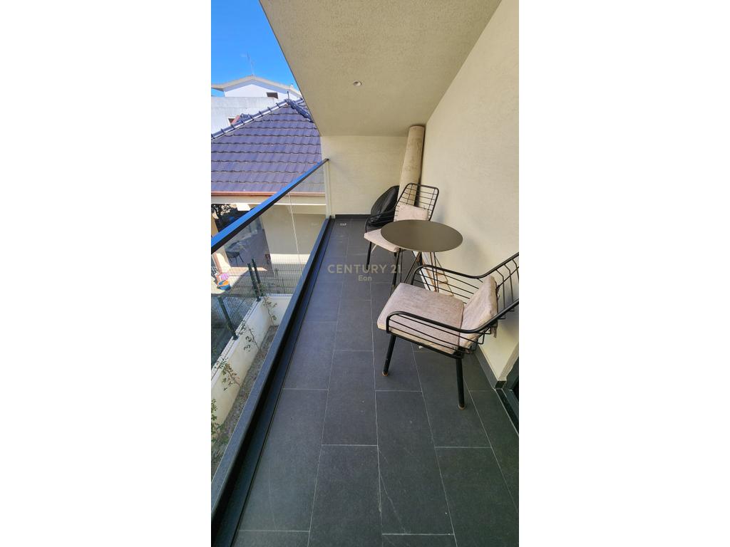 Villas de 2 andares à venda na praia de durres!