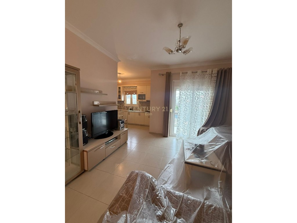 Villas de 2 andares à venda na praia de durres!