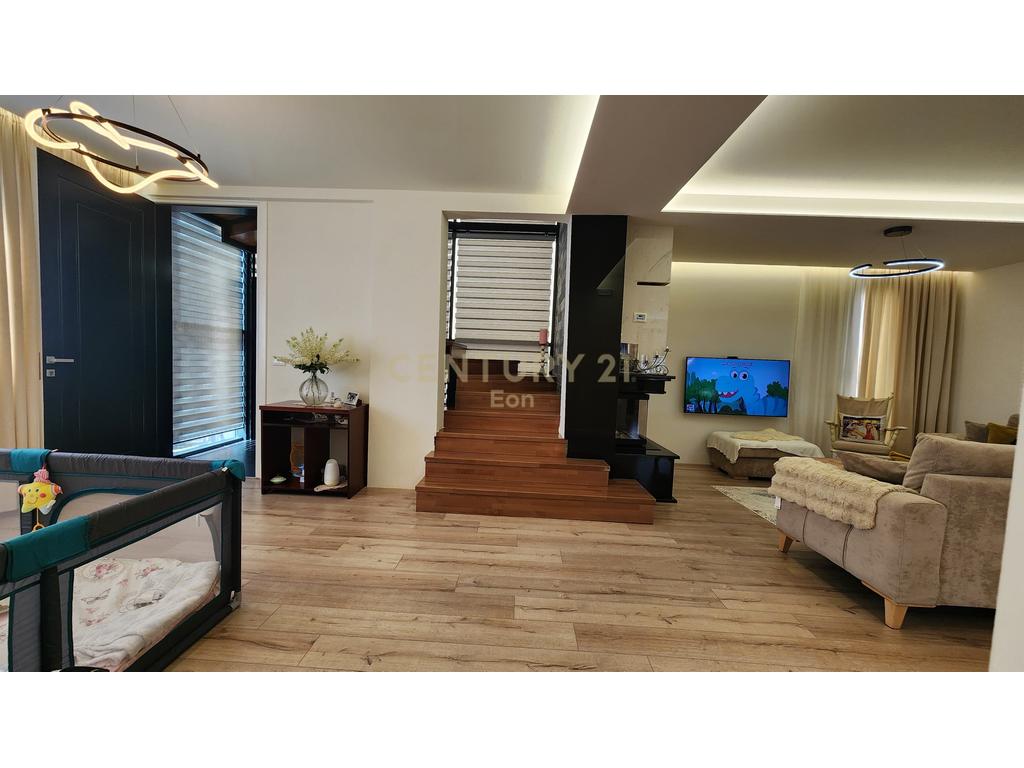 Villas de 2 andares à venda na praia de durres! (7)
