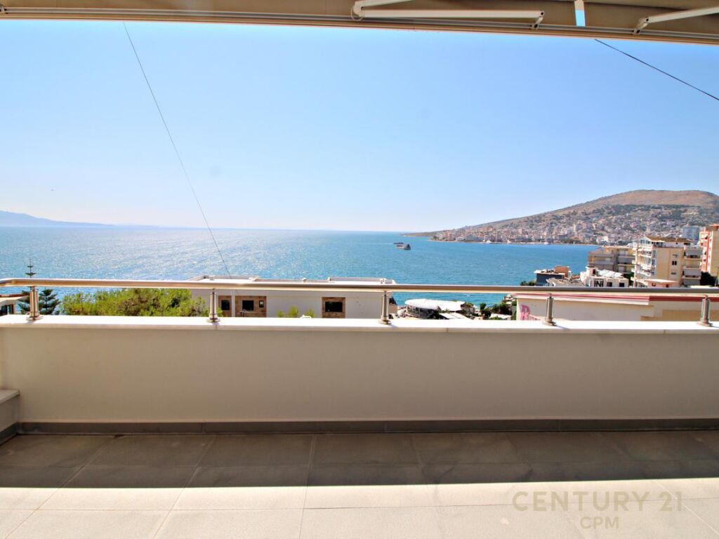 Appartamento 3+1+2+posto auto a sarande!