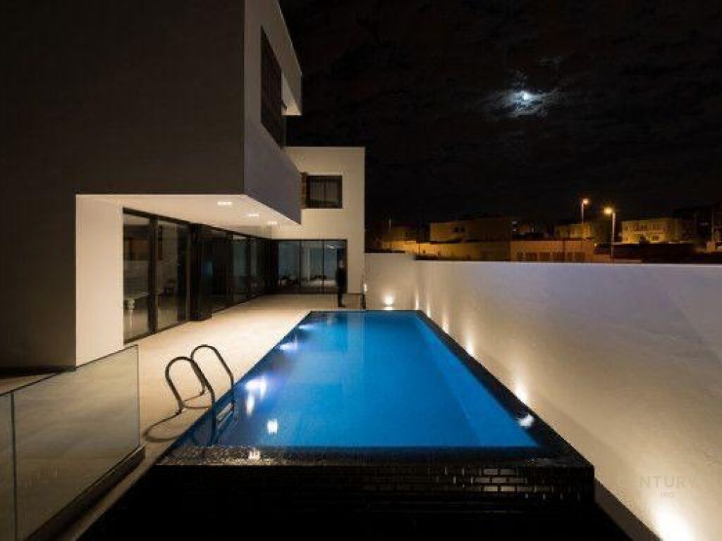 Vilas de luxo isoladas com piscinas privadas e vista para o mar, currila, Durrës