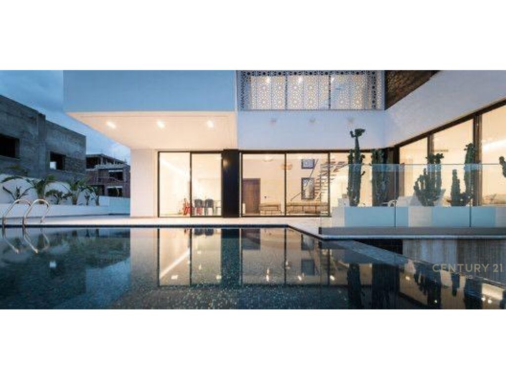 Vilas de luxo isoladas com piscinas privadas e vista para o mar, currila, Durrës