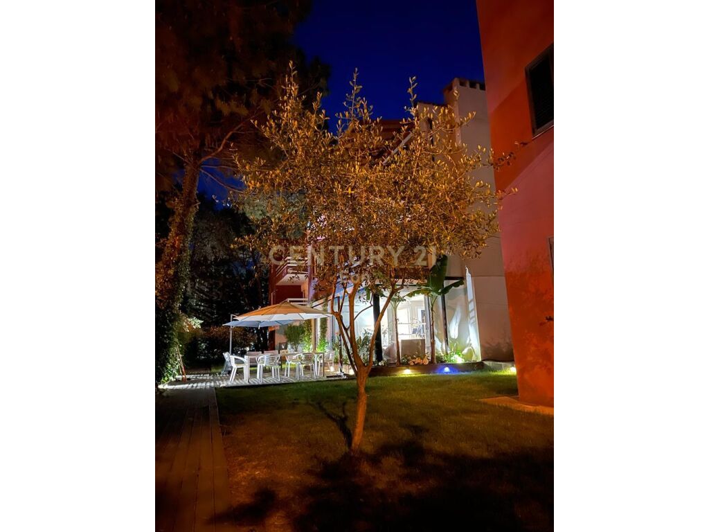 Apartamento 2+1 à venda com quintal em qerret, em residência!