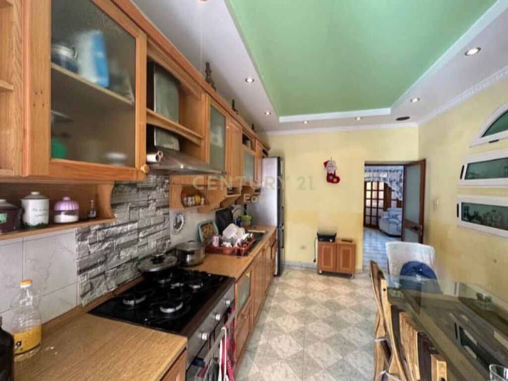 Appartamento in vendita 3+1 vicino alla scuola qemal mici, durres! (3)