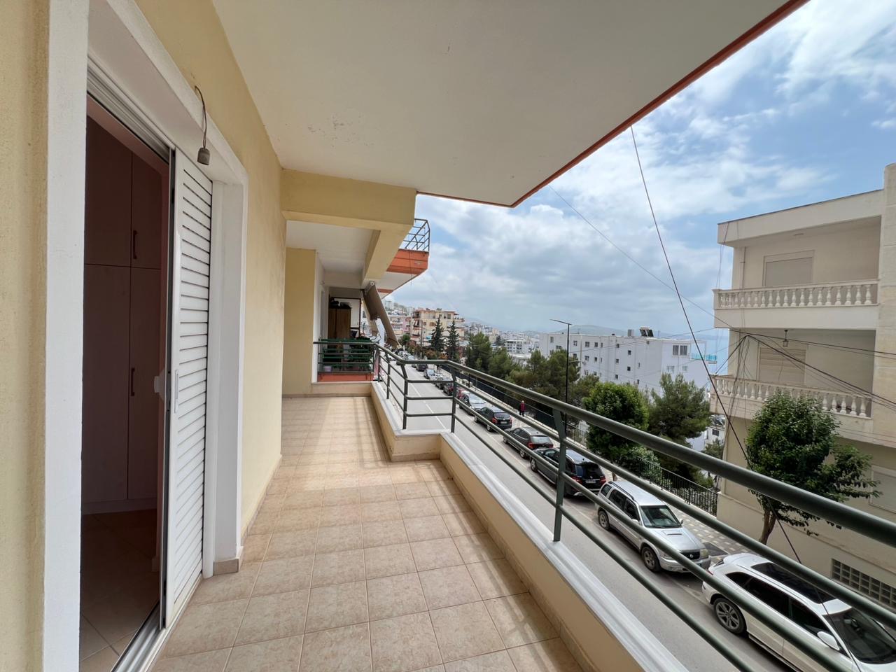 Apartamento ensolarado à venda em Saranda (2)