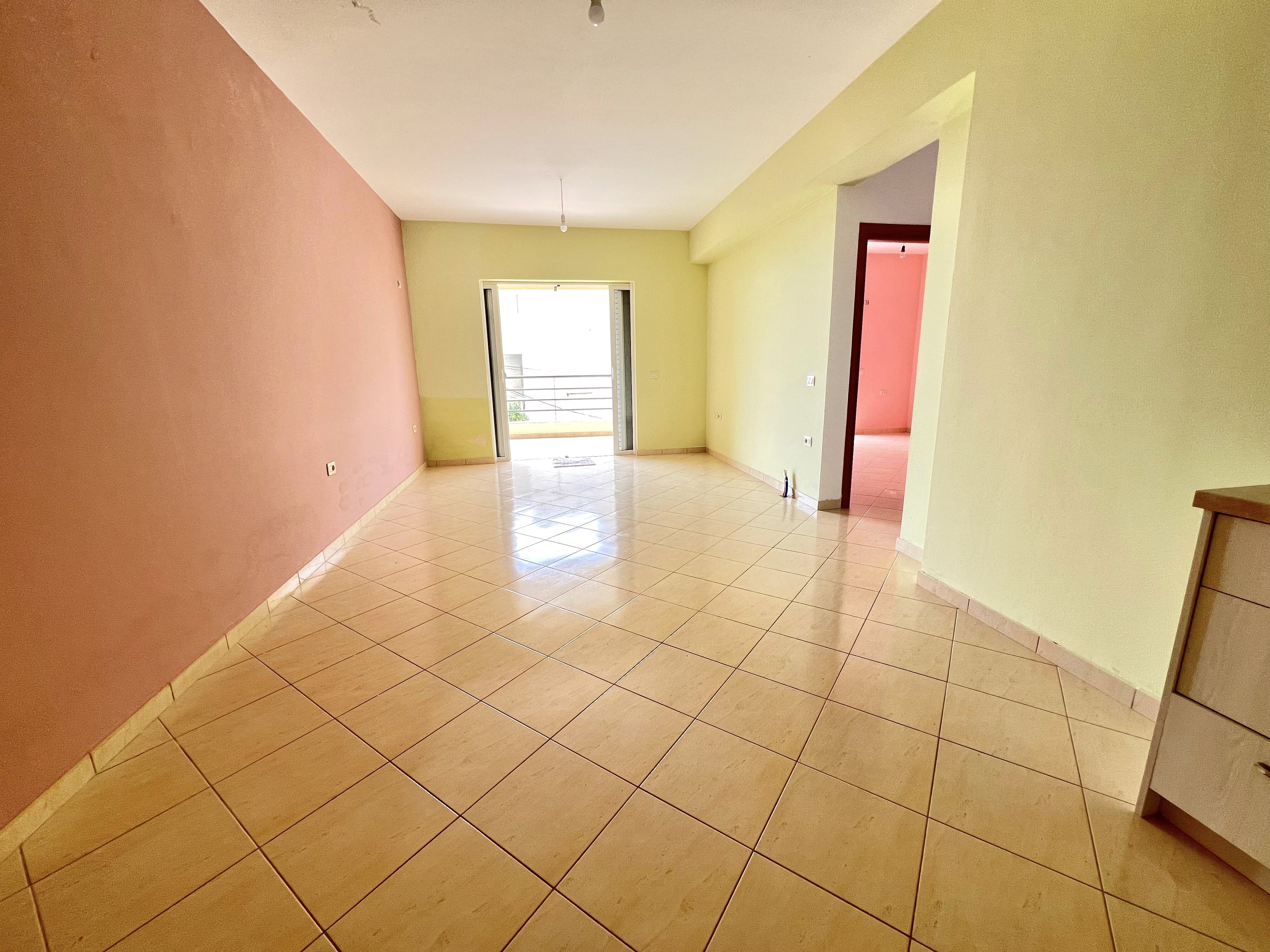 Apartamento ensolarado à venda em Saranda (3)