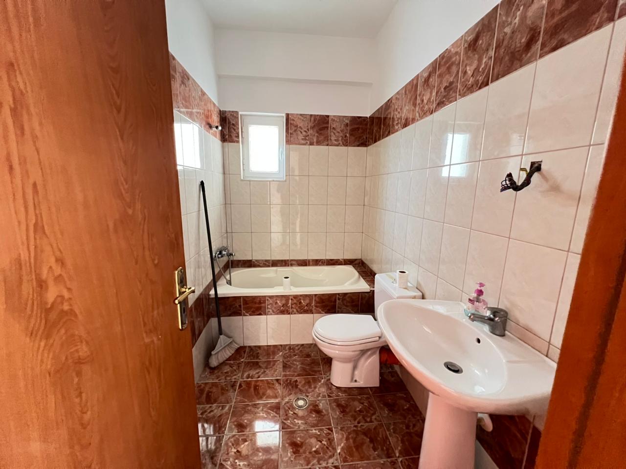 Apartamento ensolarado à venda em Saranda (4)