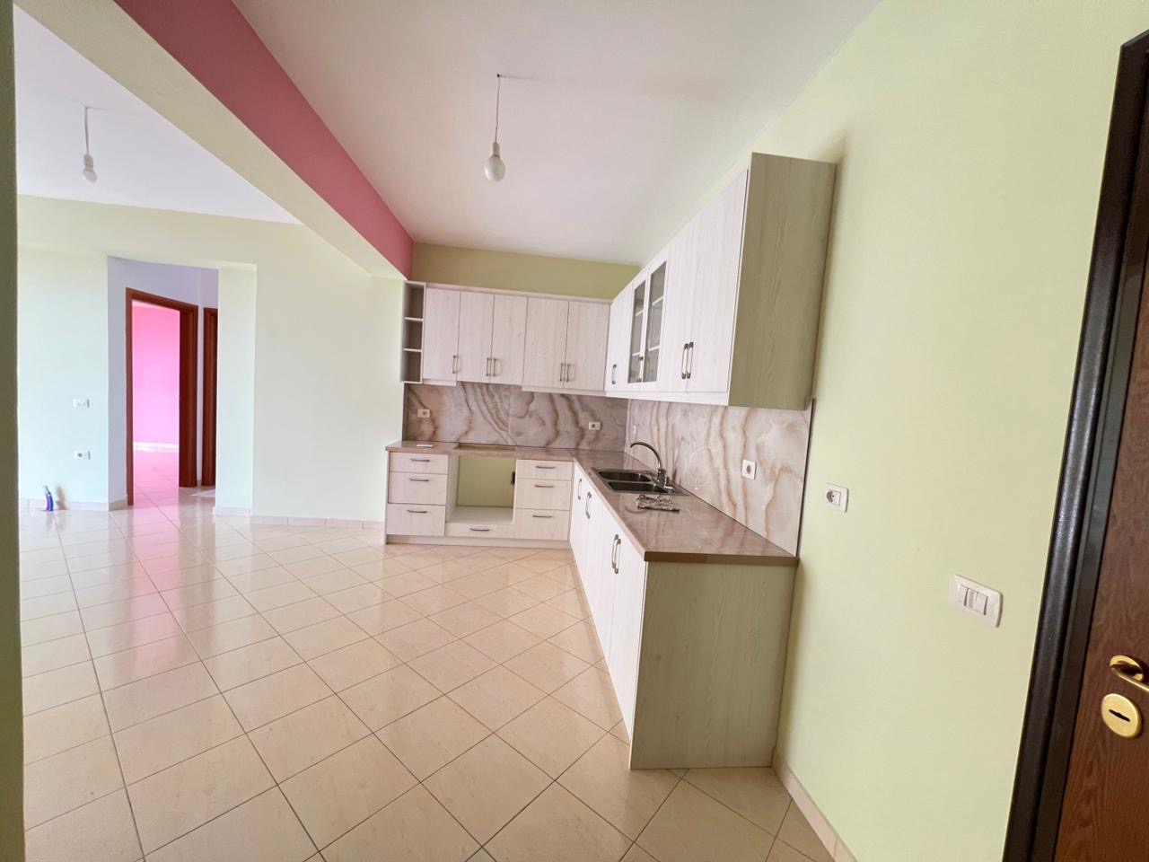 Apartamento ensolarado à venda em Saranda (5)