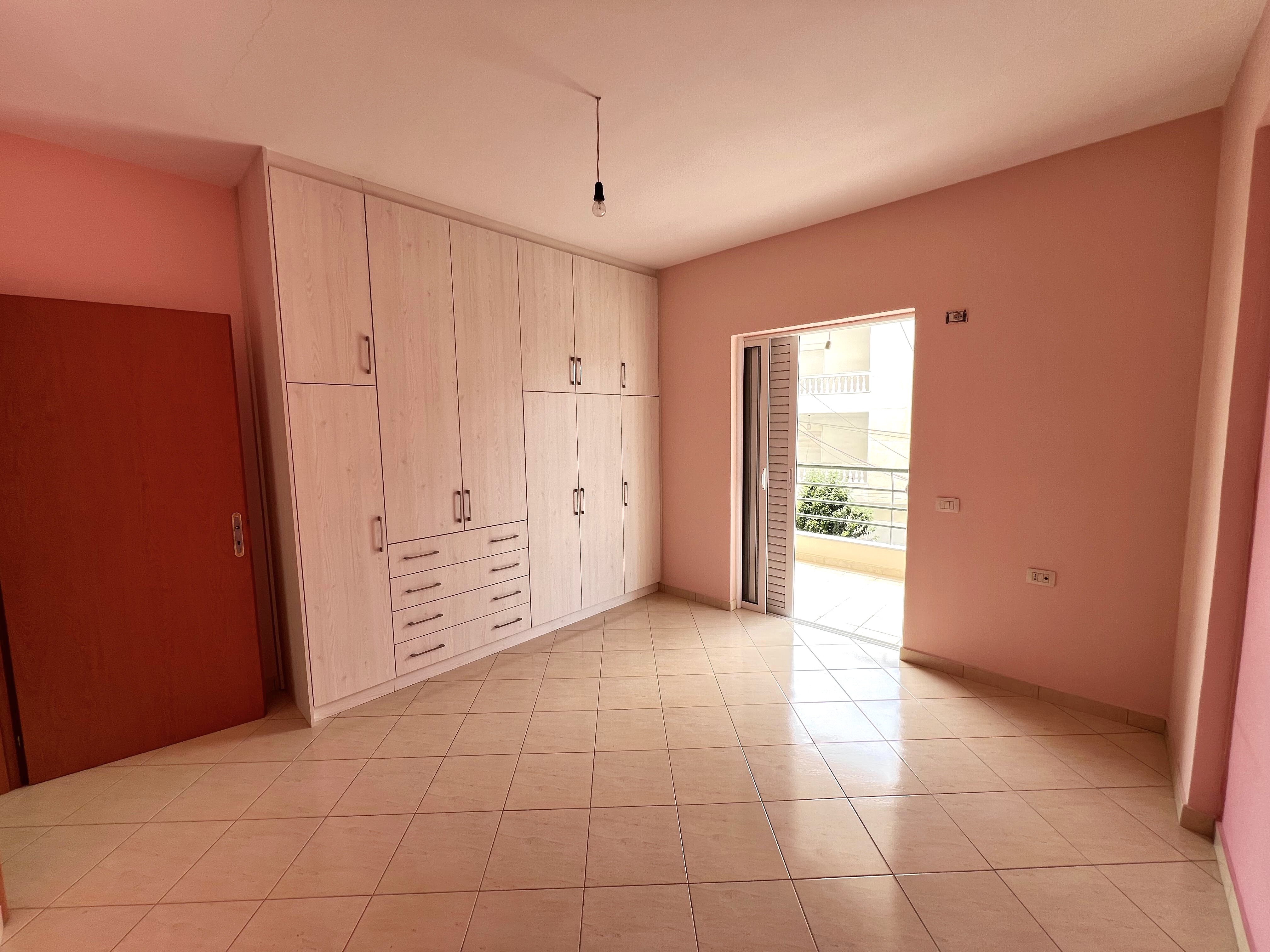 Apartamento ensolarado à venda em Saranda (6)