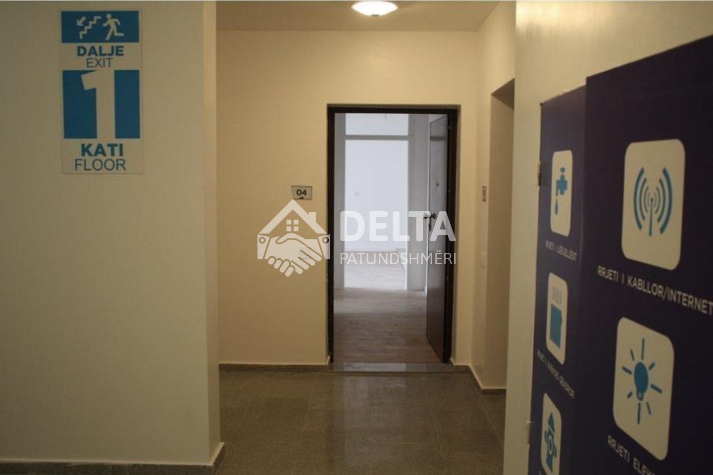 Zyrë me qira në rrugën b