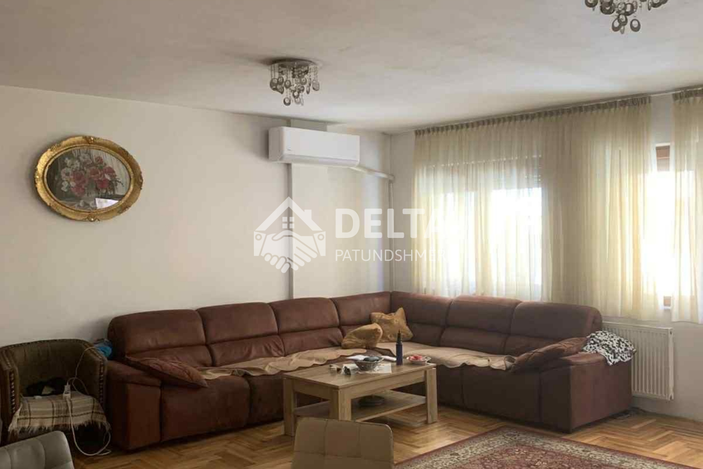 Banesë në shitje te 4 llullat