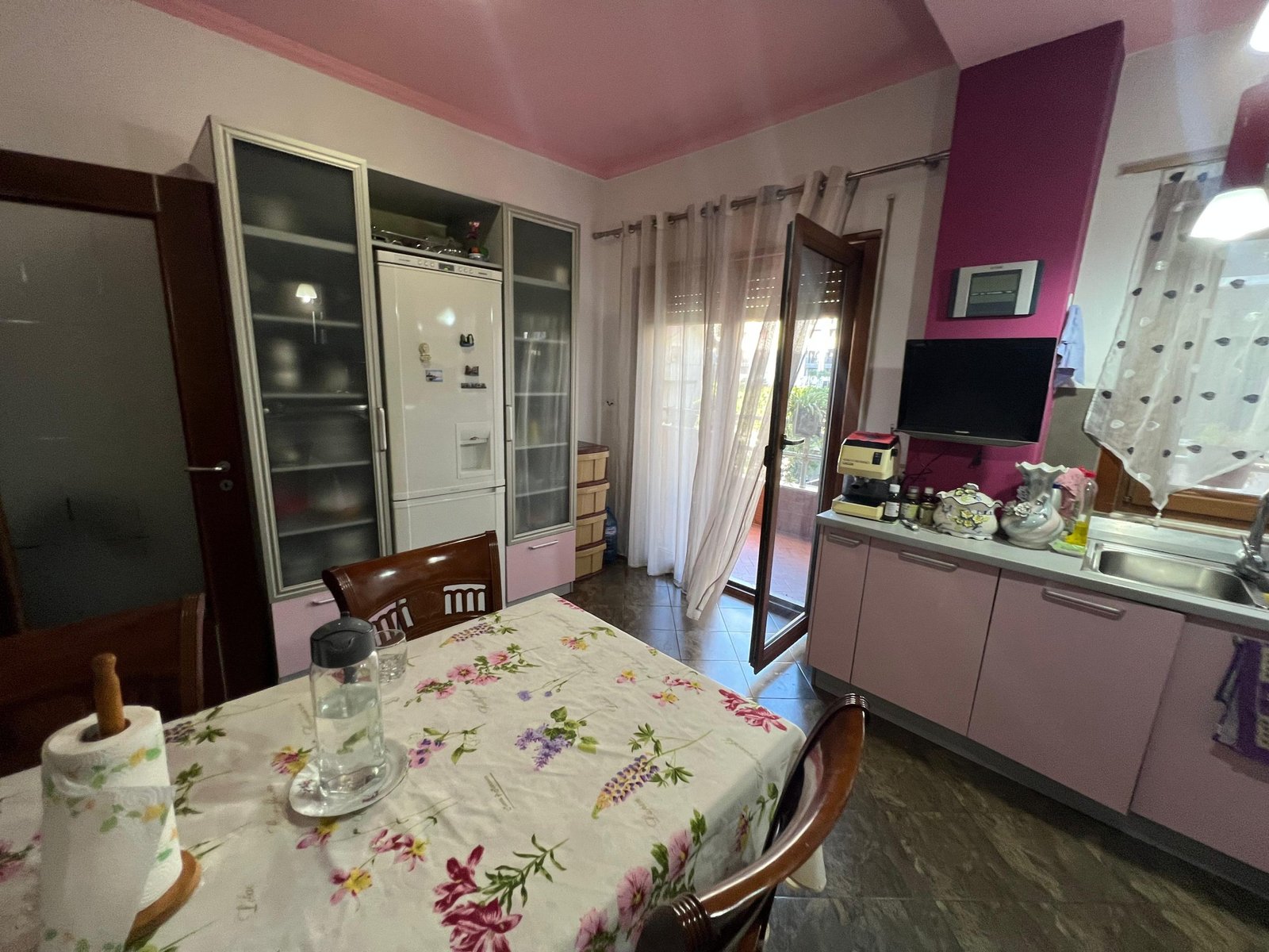 Shitet vile pranë ukd, Durrës (5)