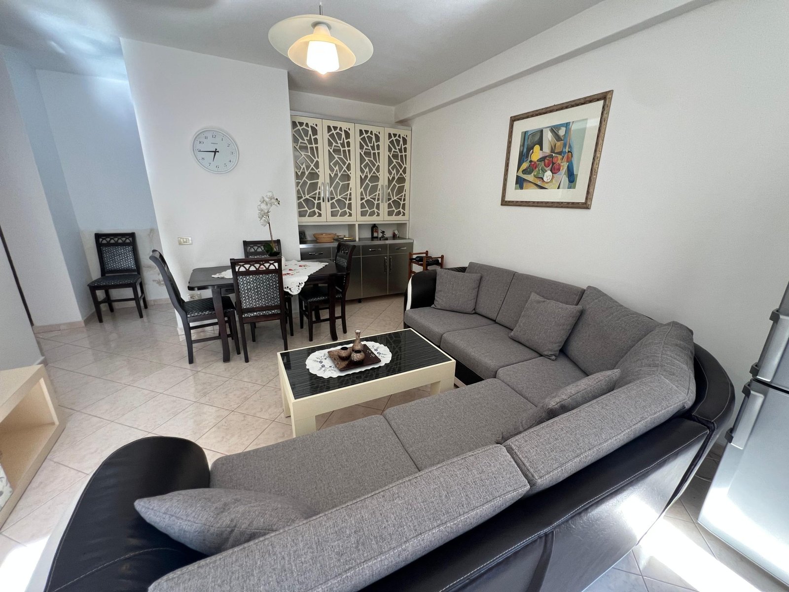 Shitet apartament 1+1 tek ukd (2)