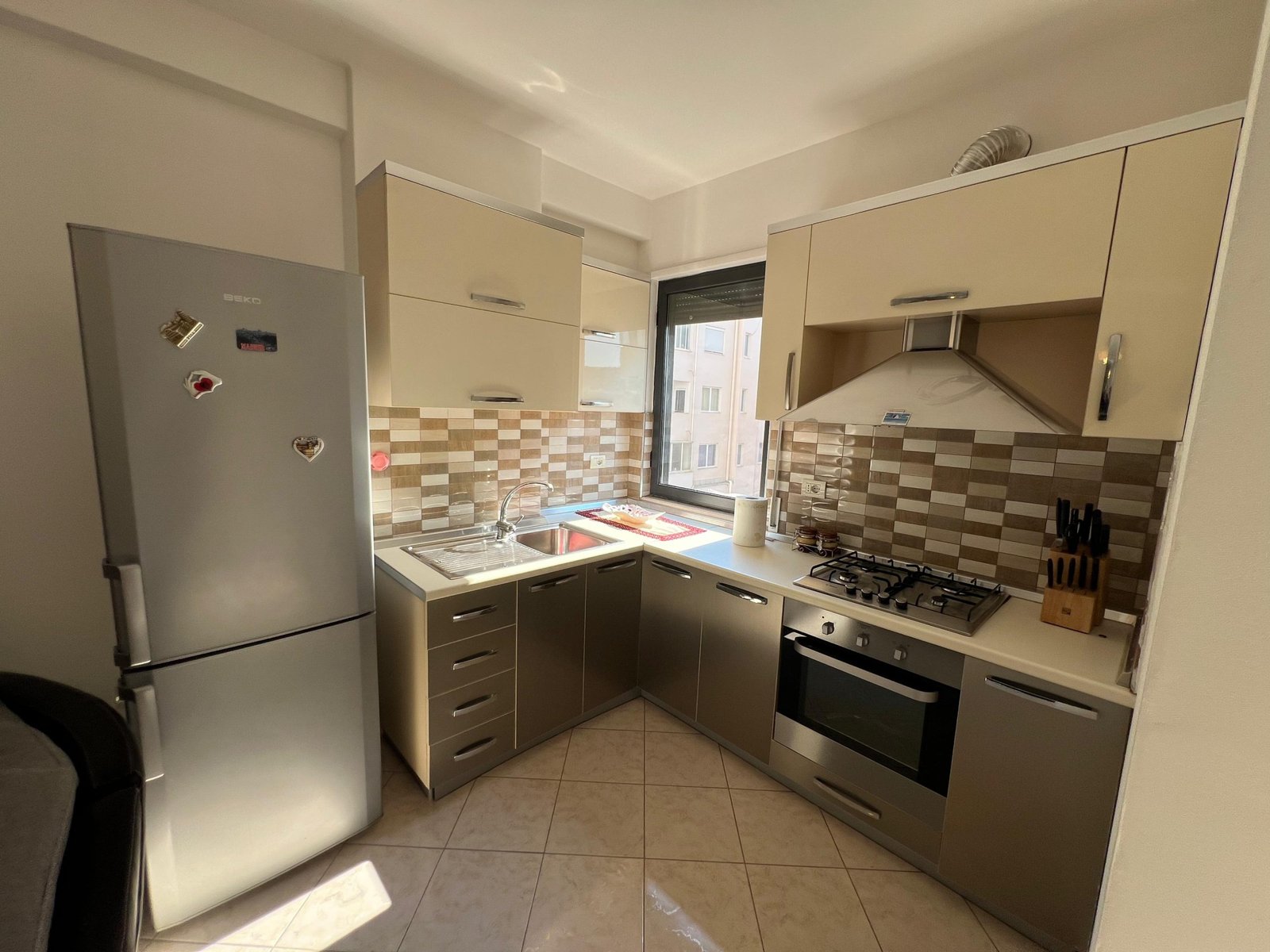 Shitet apartament 1+1 tek ukd (4)
