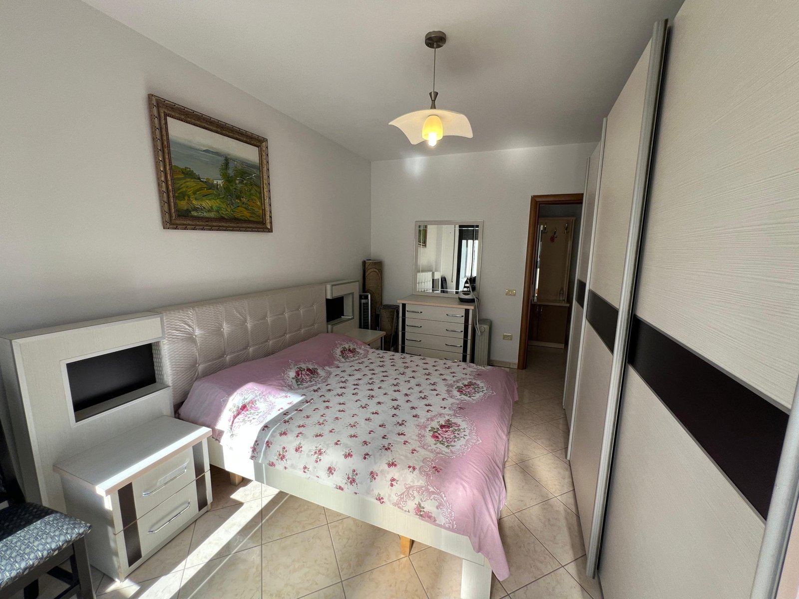Shitet apartament 1+1 tek ukd (5)