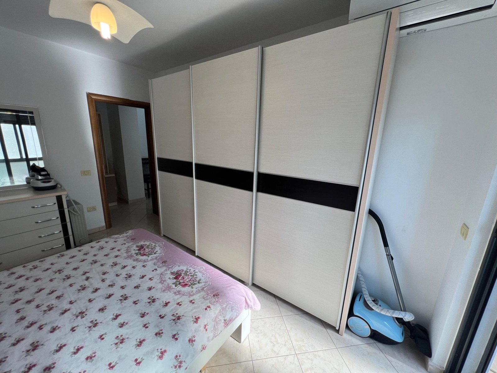 Shitet apartament 1+1 tek ukd (7)