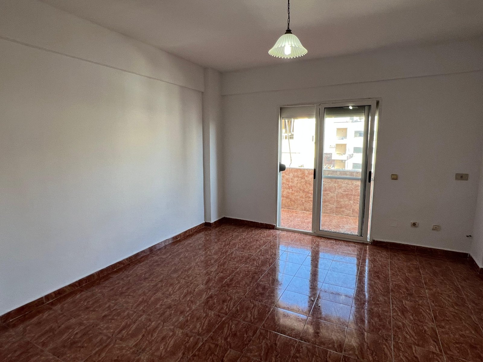 Apartament ne shitje,plazh-durres (2)
